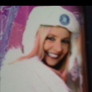 Meet your Posher, Adena