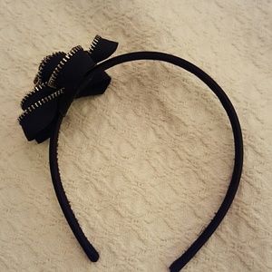 Flower zipper headband