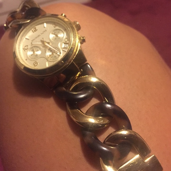 MK WATCH - Picture 2 of 4