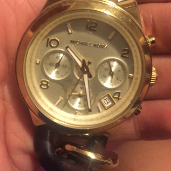 MK WATCH - Picture 4 of 4