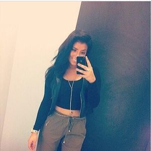 Meet your Posher, Camila