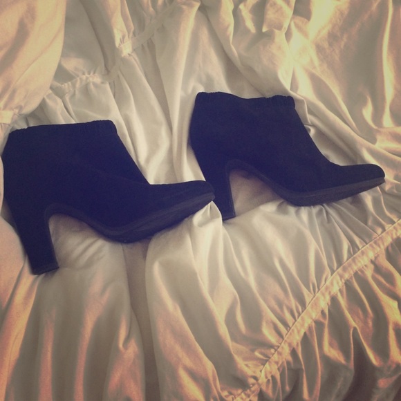 Size 9 1/2 black high heels