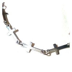 5 linked  silver cross necklace
