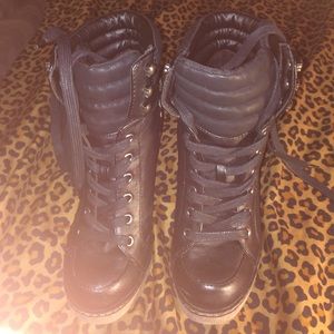 Black wedge boots