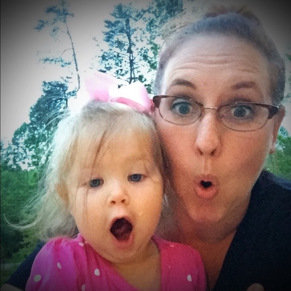 Meet your Posher, Emily - Picture 4 of 5