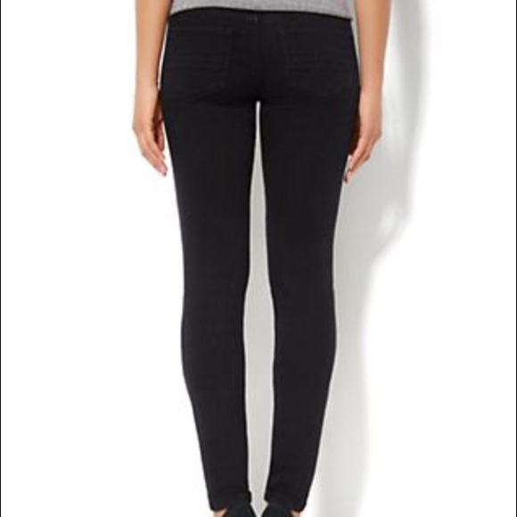 Brand new, NYC Soho jeans, distressed black skinny - Picture 2 of 4