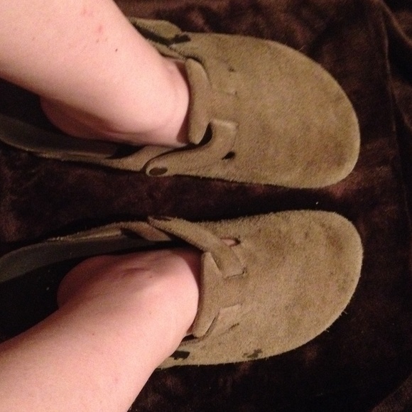 Tan birkenstock's . Worn a couple of time.