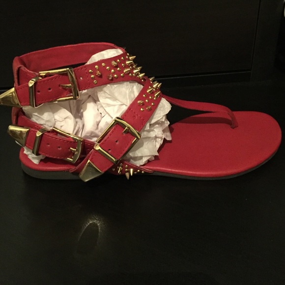 Steve Madden 'Studup' Sandal - Picture 2 of 4