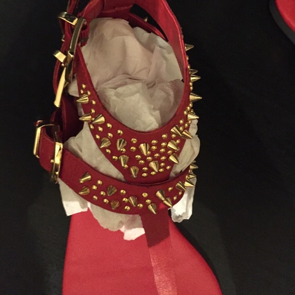 Steve Madden 'Studup' Sandal - Picture 4 of 4