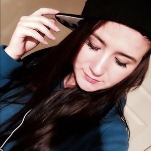 Meet your Posher, Ilona