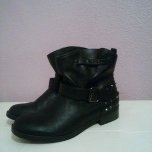 Report fashion black studded boots