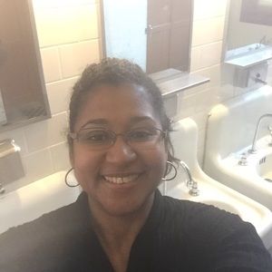 Meet your Posher, Claudia