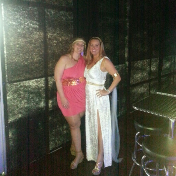Roman dress