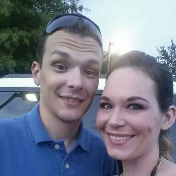 Meet your Posher, Sara - Picture 2 of 2