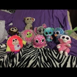 Selling 9 beanie boos all have tags besides one