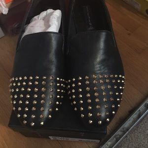 Steve by Steve Madden spike flats!