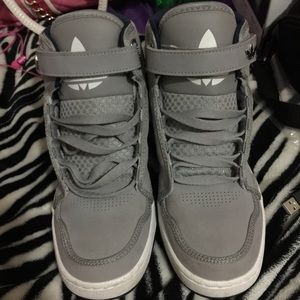 Male size 6 Adidas fits women's 8