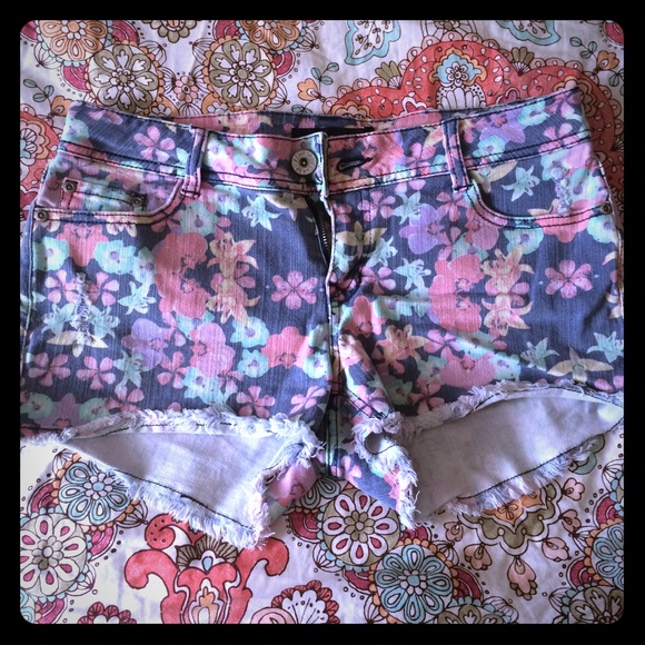 Flower print jean shorts