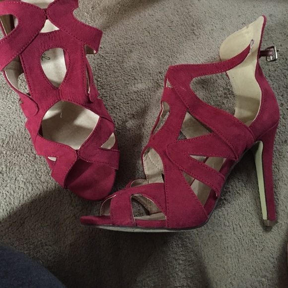 Red heels - Picture 4 of 4