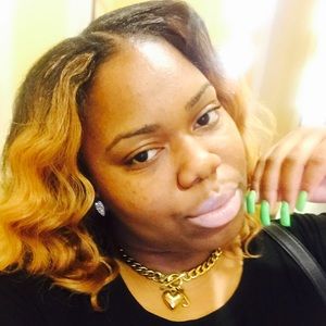 Meet your Posher, Latesha