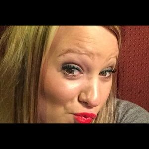 Meet your Posher, Rae