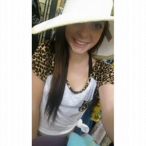 Meet your Posher, Alyssa