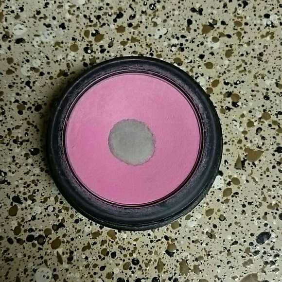 Bobbi Brown blush pale pink