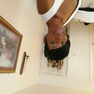 Meet your Posher, Natricia