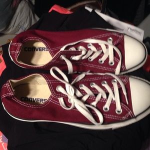 Womens converse shoes 9 like new