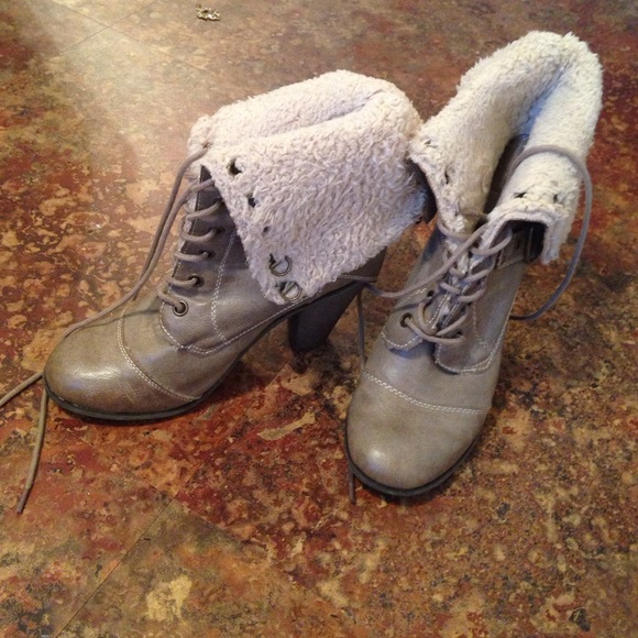 Nine West tan/beige boots - Picture 1 of 3