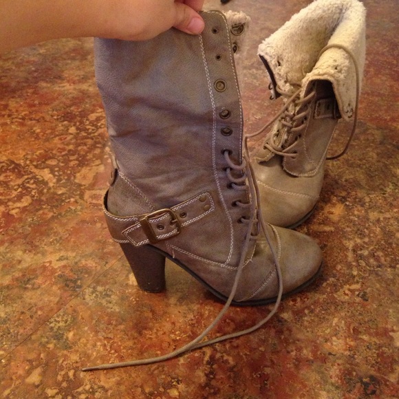 Nine West tan/beige boots - Picture 2 of 3