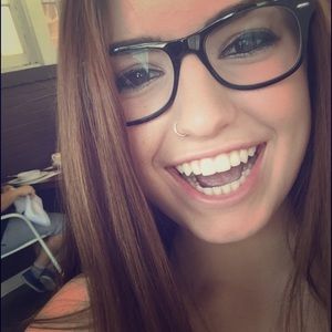 Meet your Posher, Nora