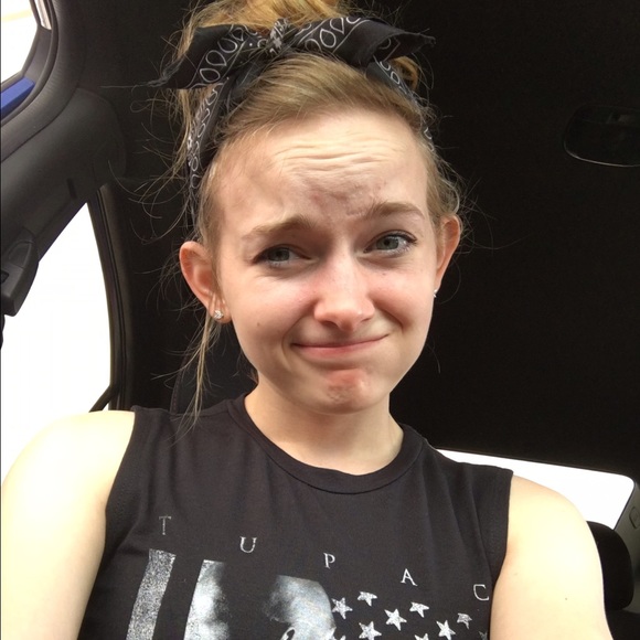 Meet your Posher, Ashley - Picture 3 of 3