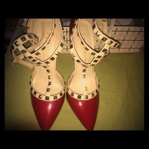Red/ nude outlines /pointy toes / heel 2inches