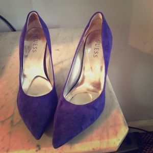 Guess blue suede pumps
