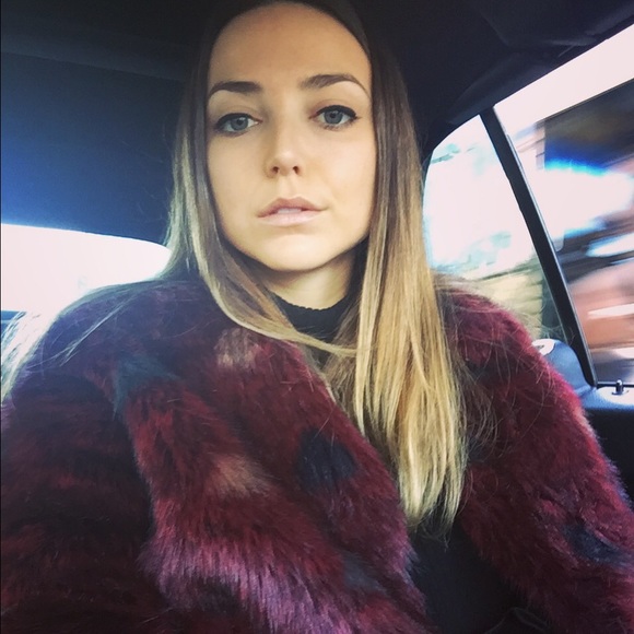 Meet the Parisian Posher - Marie-Charlotte - Picture 6 of 8