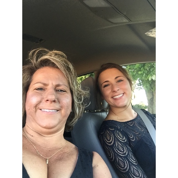 Meet me 🍍 - Picture 2 of 4