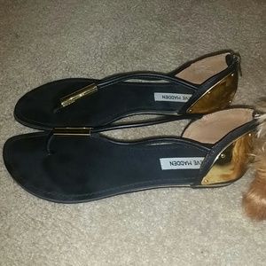Steve Madden flip flops
