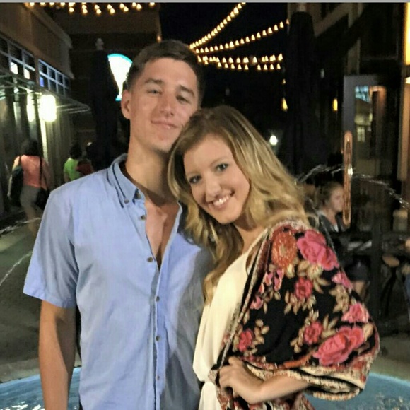 Meet your posher - Picture 2 of 4