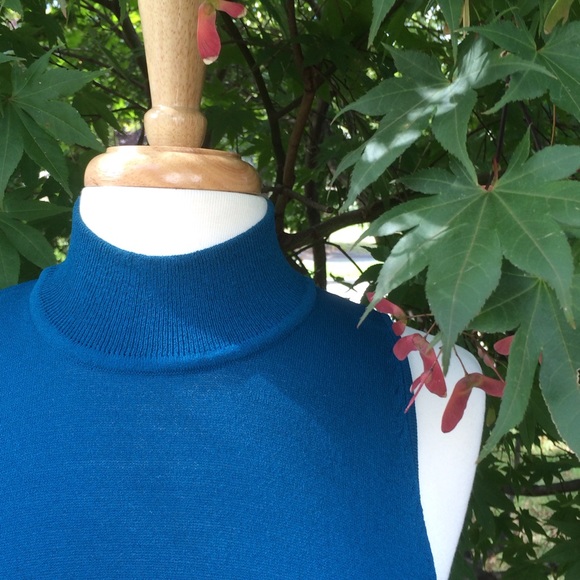 SALE💙Jones New York Mock Turtleneck