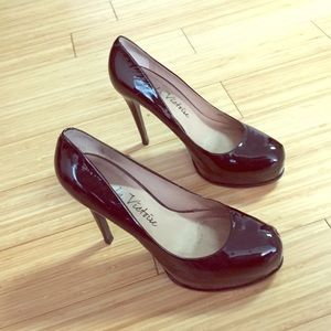Authentic Classic black Pour la Victoire  heels