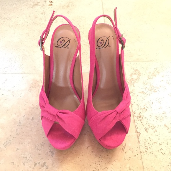 Fuschia pink bow high heels