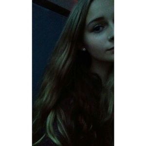 Meet your Posher, Felicity