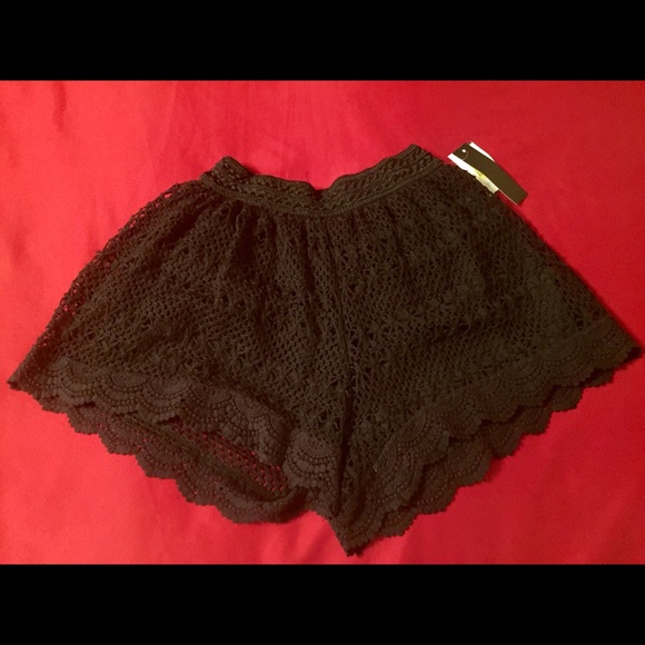Black lace shorts with elastic waist- large