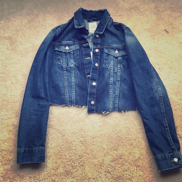 Cropped denim jacket