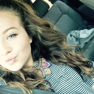 Meet your Posher, Alexis