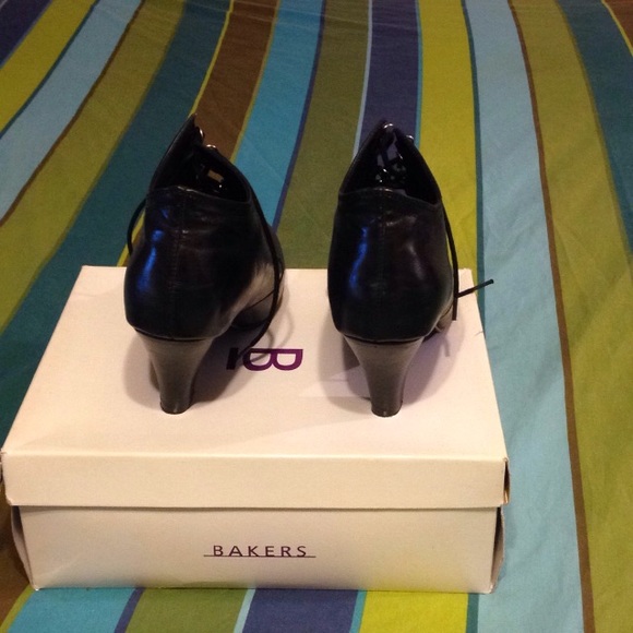 Booties - Picture 3 of 4