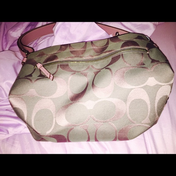 Coach Signature Duffle purse - Picture 2 of 4