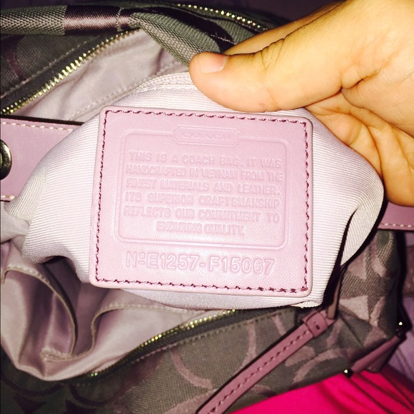 Coach Signature Duffle purse - Picture 4 of 4