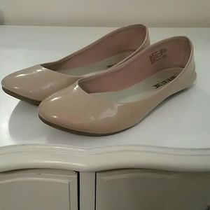 Nude Flats